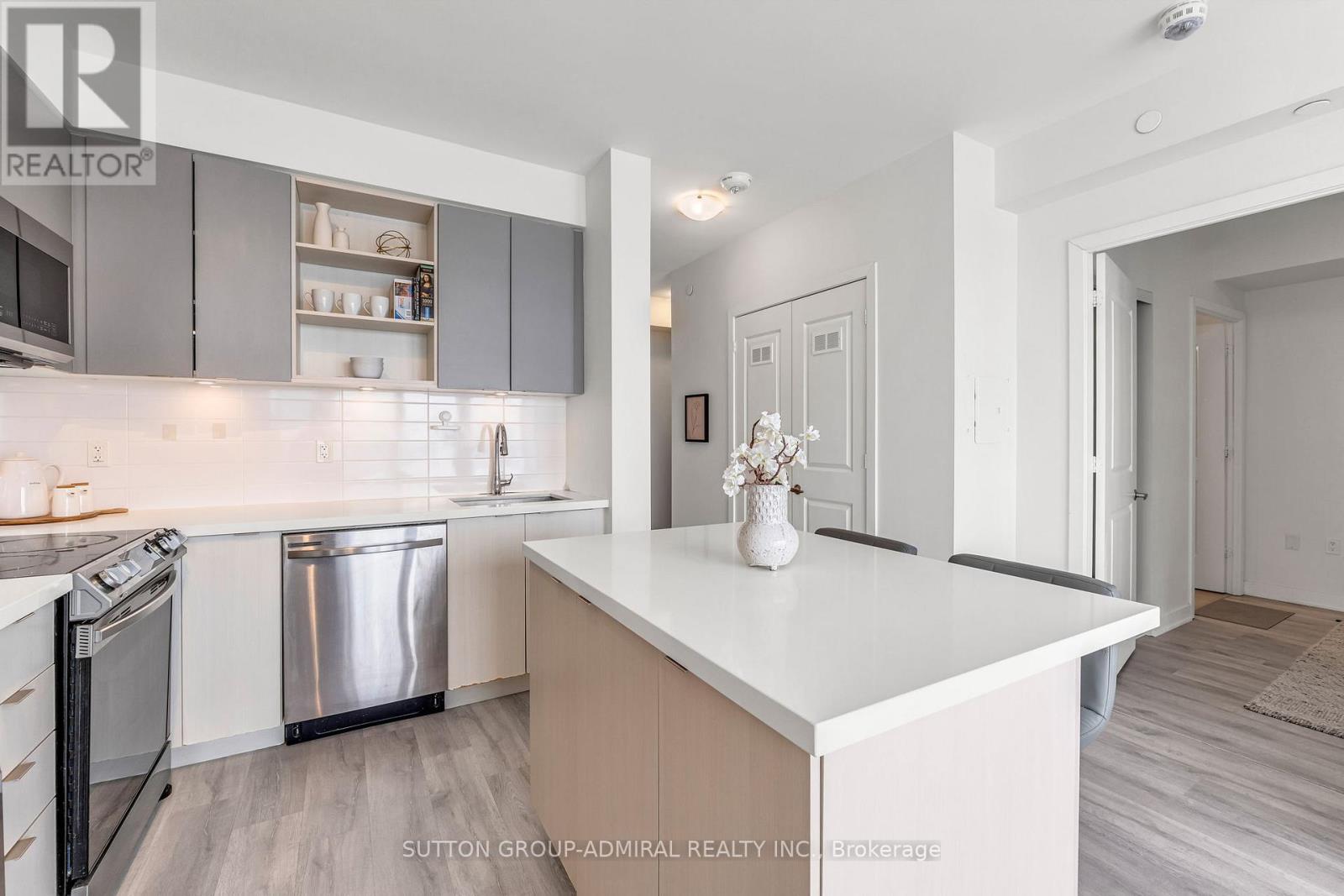 1208 - 4675 Metcalfe Avenue, Mississauga, Ontario  L5M 0Z8 - Photo 4 - W12799026