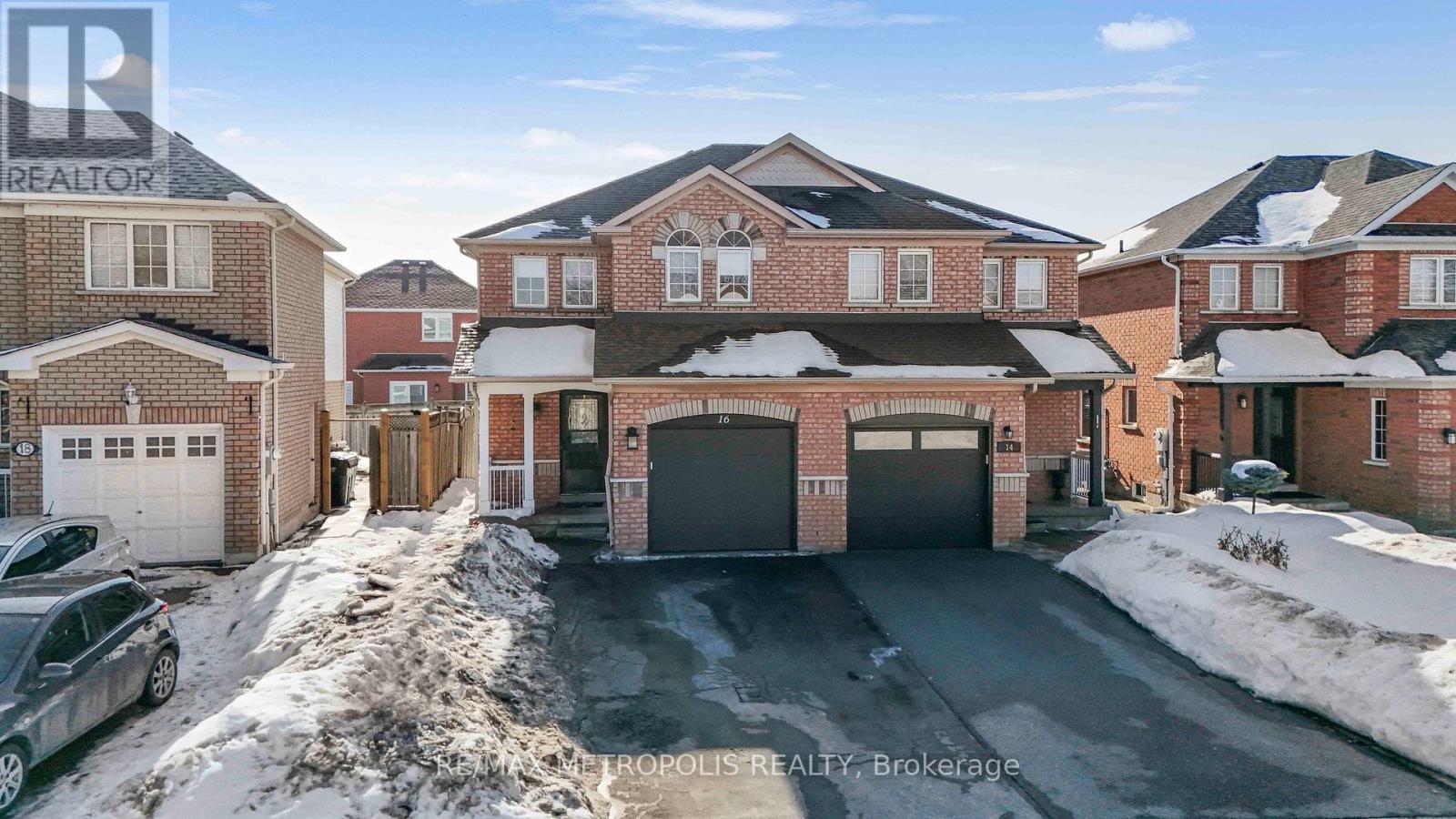 16 TWIN PINES CRESCENT, Brampton, Ontario