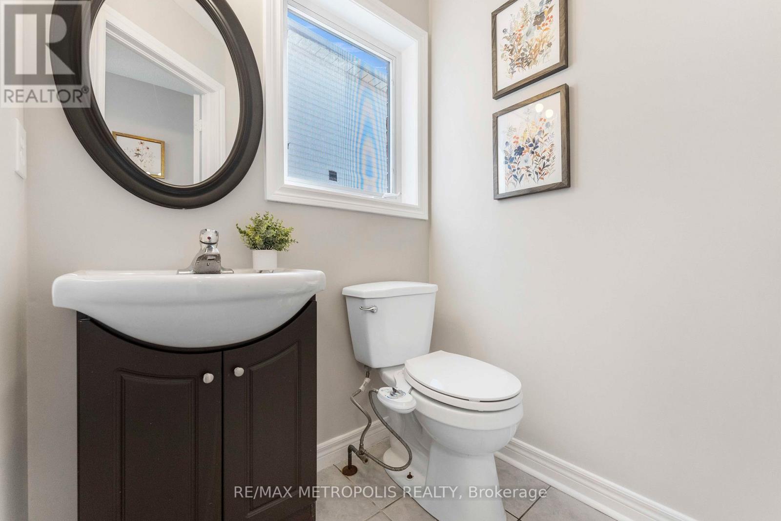 16 Twin Pines Crescent, Brampton, Ontario  L7A 1M6 - Photo 12 - W12799096