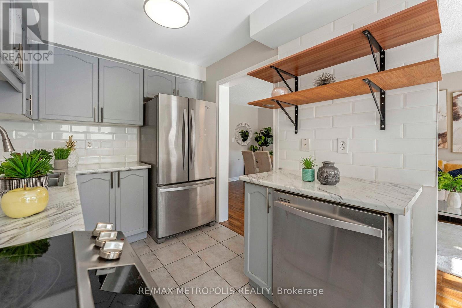 16 Twin Pines Crescent, Brampton, Ontario  L7A 1M6 - Photo 23 - W12799096