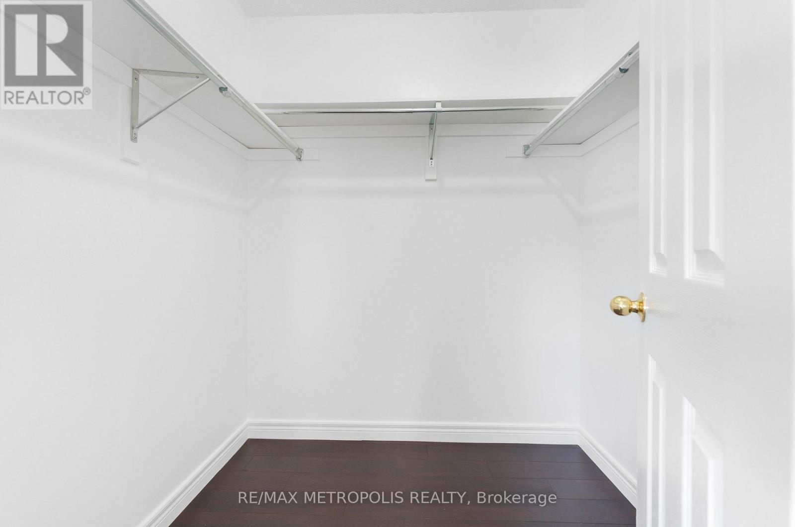 16 Twin Pines Crescent, Brampton, Ontario  L7A 1M6 - Photo 30 - W12799096