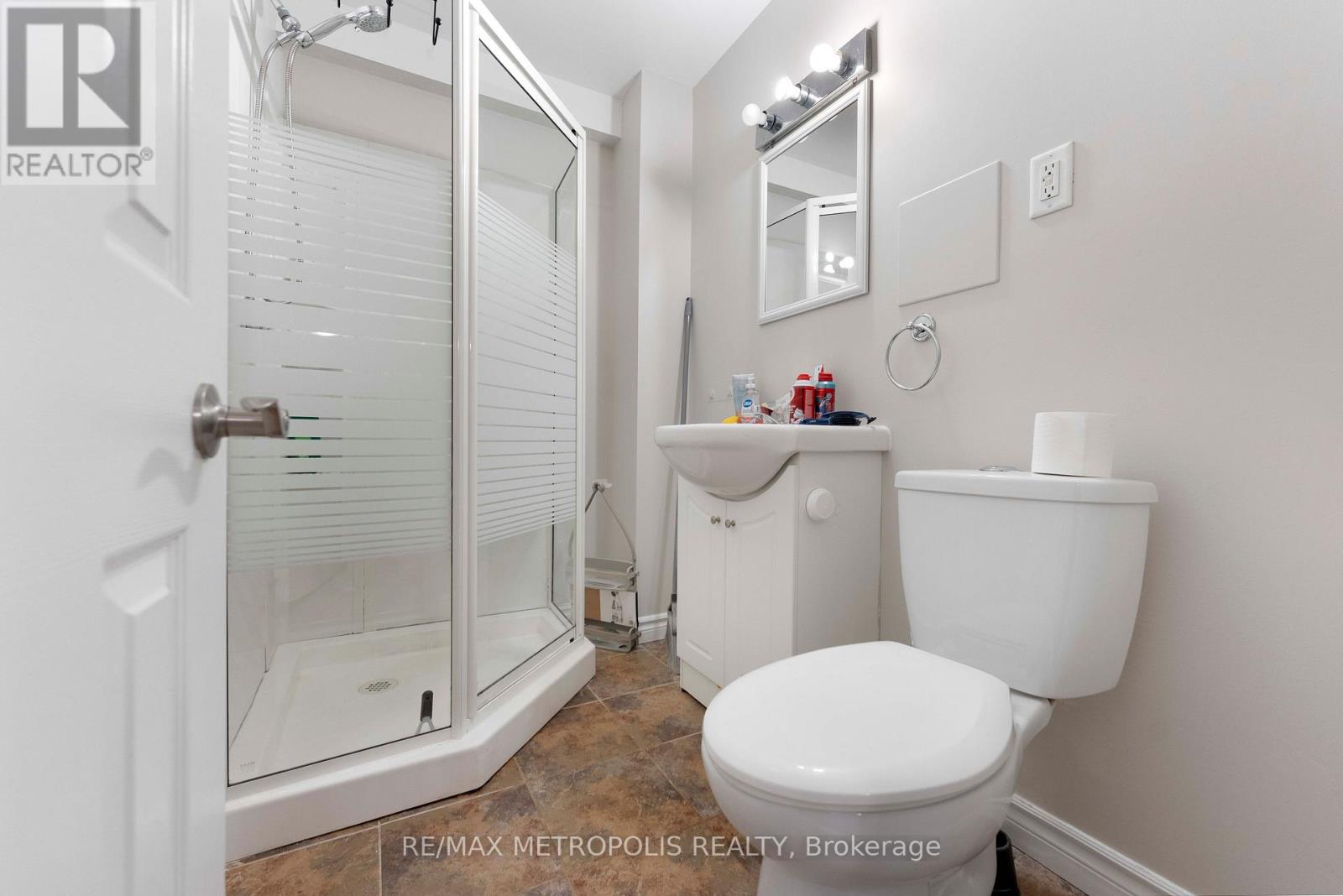 16 Twin Pines Crescent, Brampton, Ontario  L7A 1M6 - Photo 45 - W12799096