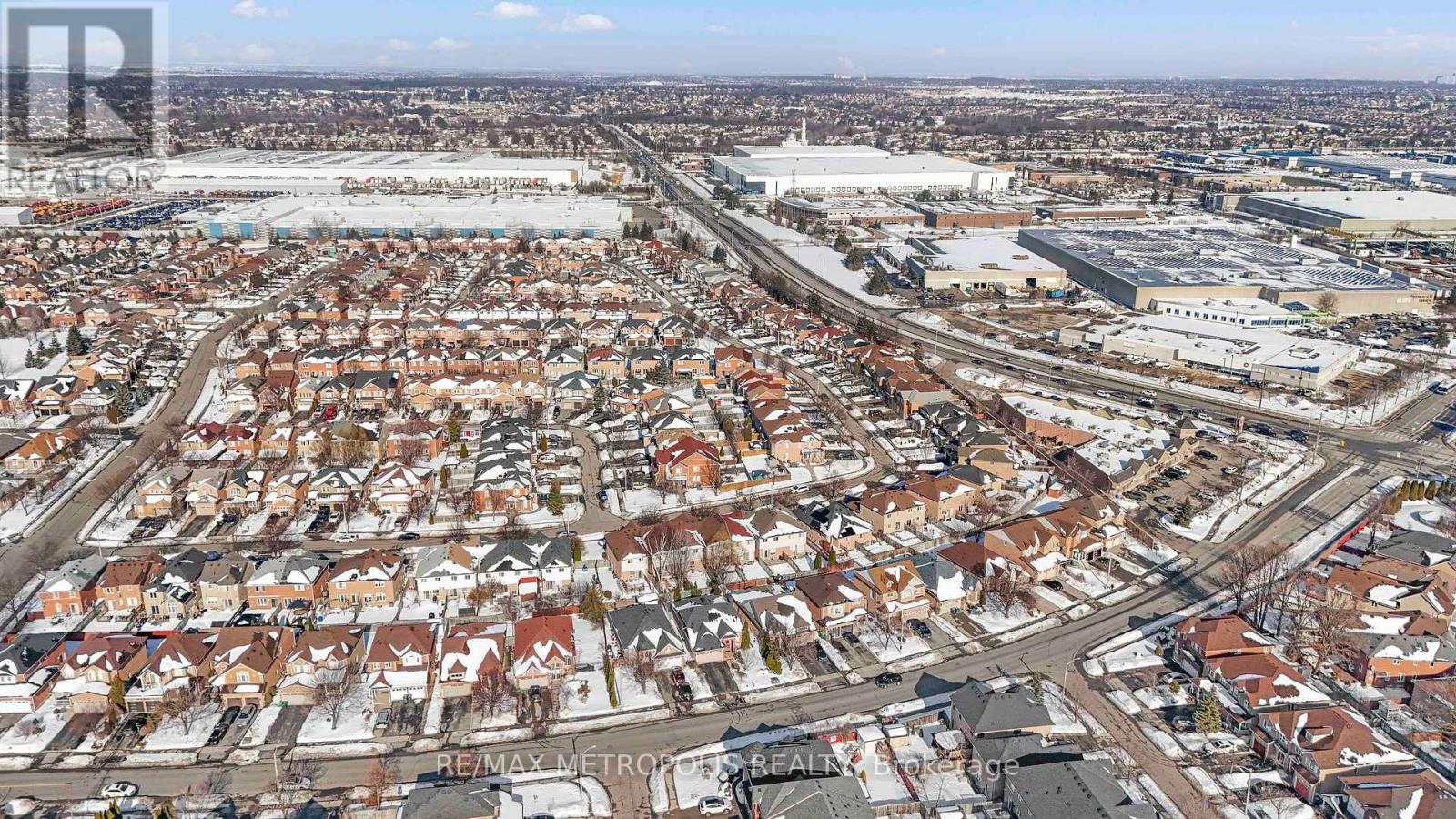 16 Twin Pines Crescent, Brampton, Ontario  L7A 1M6 - Photo 8 - W12799096