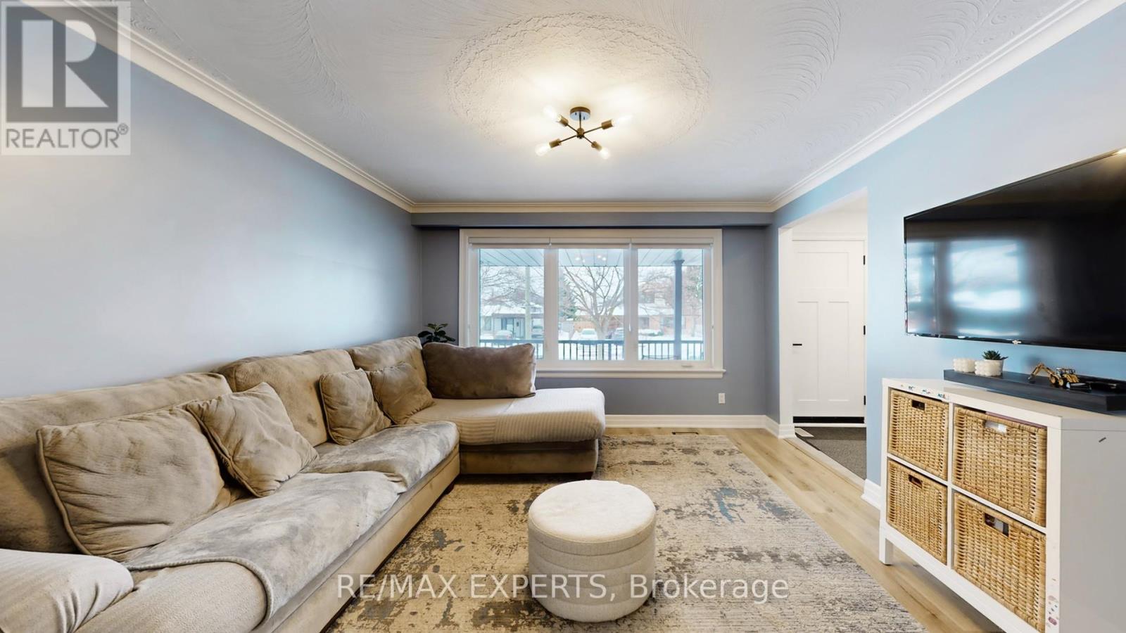 327 Jeffcoat Drive, Toronto, Ontario  M9W 3E4 - Photo 13 - W12799116