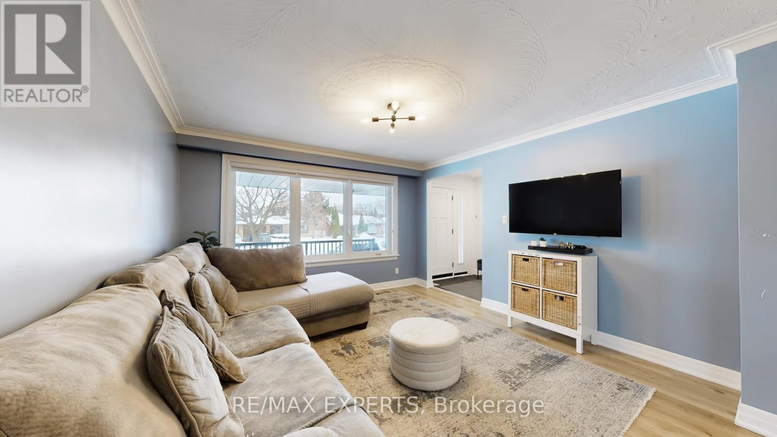 327 Jeffcoat Drive, Toronto, Ontario  M9W 3E4 - Photo 14 - W12799116