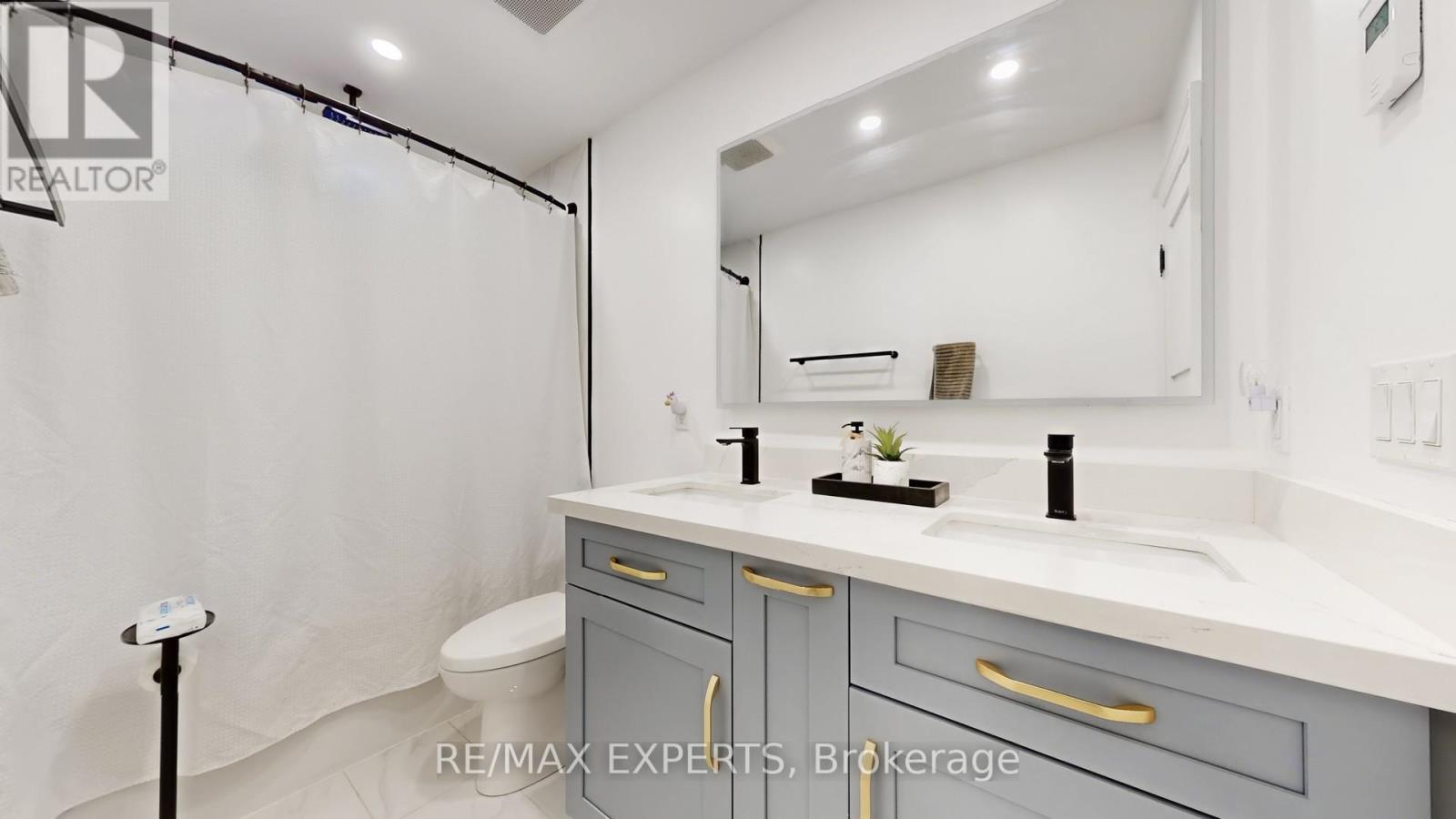 327 Jeffcoat Drive, Toronto, Ontario  M9W 3E4 - Photo 24 - W12799116