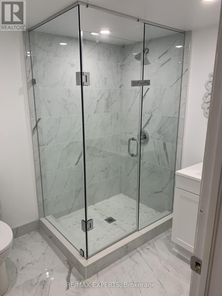 327 Jeffcoat Drive, Toronto, Ontario  M9W 3E4 - Photo 33 - W12799116