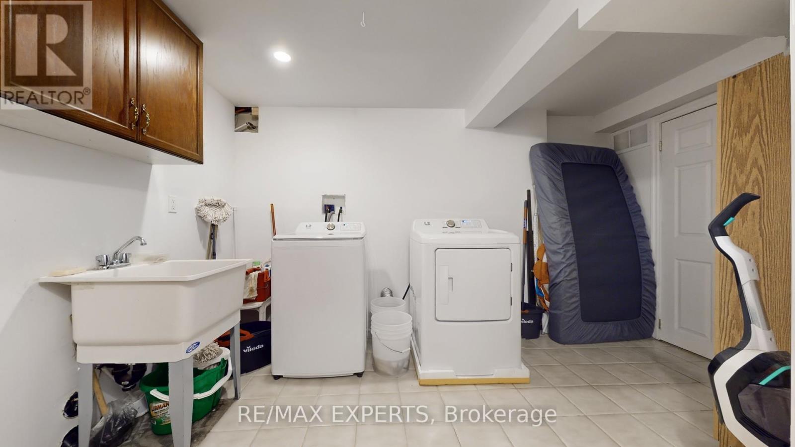 327 Jeffcoat Drive, Toronto, Ontario  M9W 3E4 - Photo 35 - W12799116