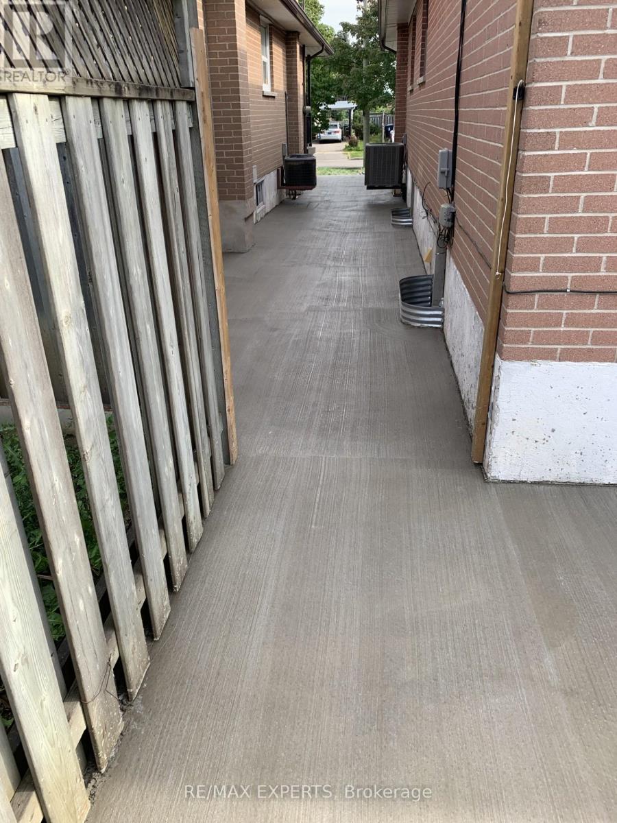 327 Jeffcoat Drive, Toronto, Ontario  M9W 3E4 - Photo 37 - W12799116