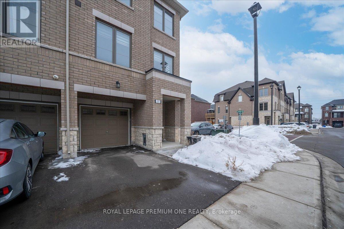 11 Arcola Street, Brampton, Ontario  L6P 4N6 - Photo 3 - W12799206