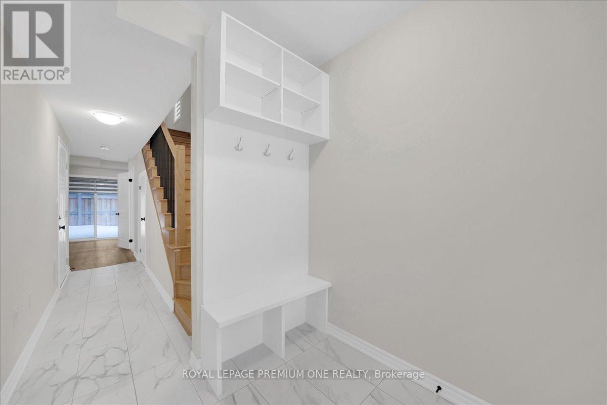 11 Arcola Street, Brampton, Ontario  L6P 4N6 - Photo 6 - W12799206