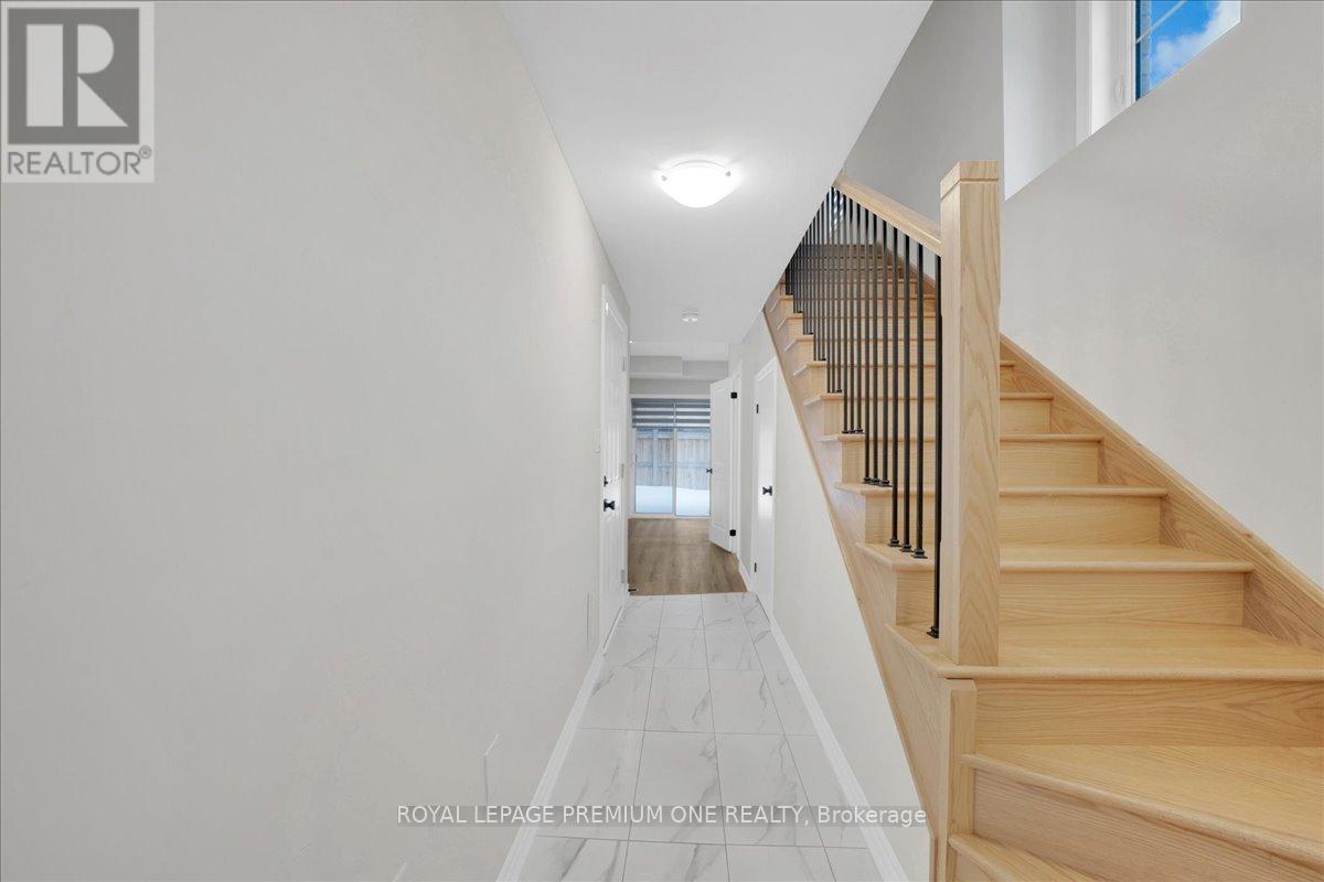 11 Arcola Street, Brampton, Ontario  L6P 4N6 - Photo 7 - W12799206