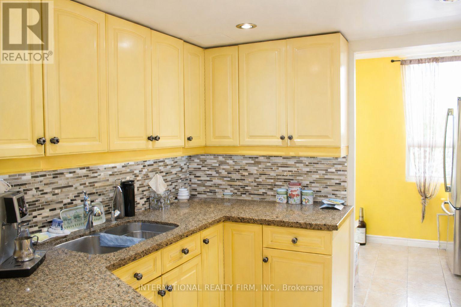 2201 - 3650 Kaneff Crescent, Mississauga, Ontario  L5A 4A1 - Photo 10 - W12799220