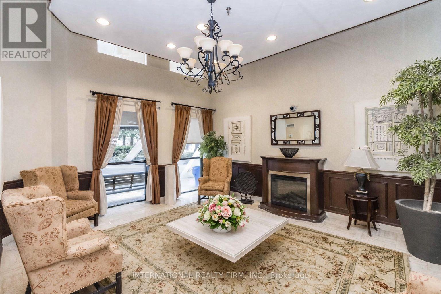 2201 - 3650 Kaneff Crescent, Mississauga, Ontario  L5A 4A1 - Photo 4 - W12799220