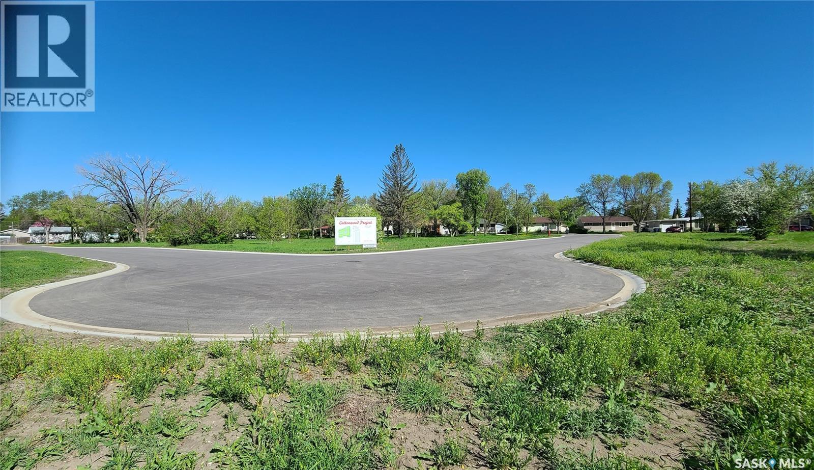 16 Kenney Crescent, Weyburn, Saskatchewan  S4H 1L3 - Photo 17 - SK028726