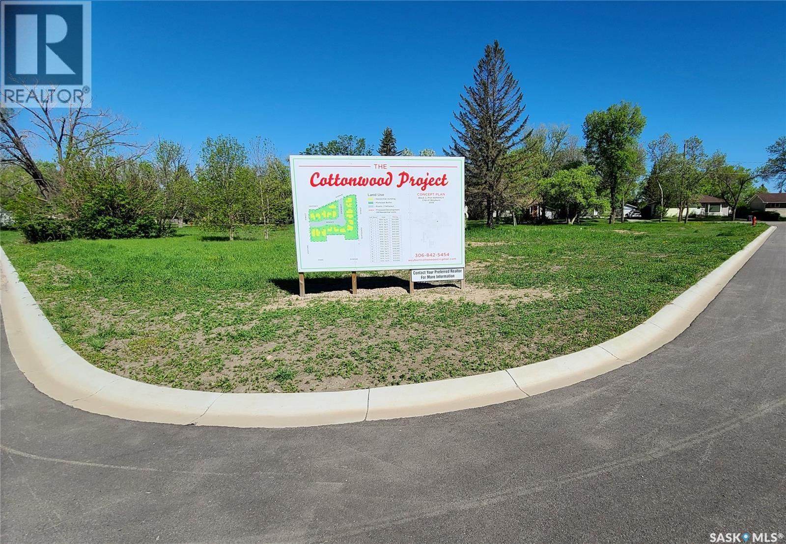 16 Kenney Crescent, Weyburn, Saskatchewan  S4H 1L3 - Photo 18 - SK028726