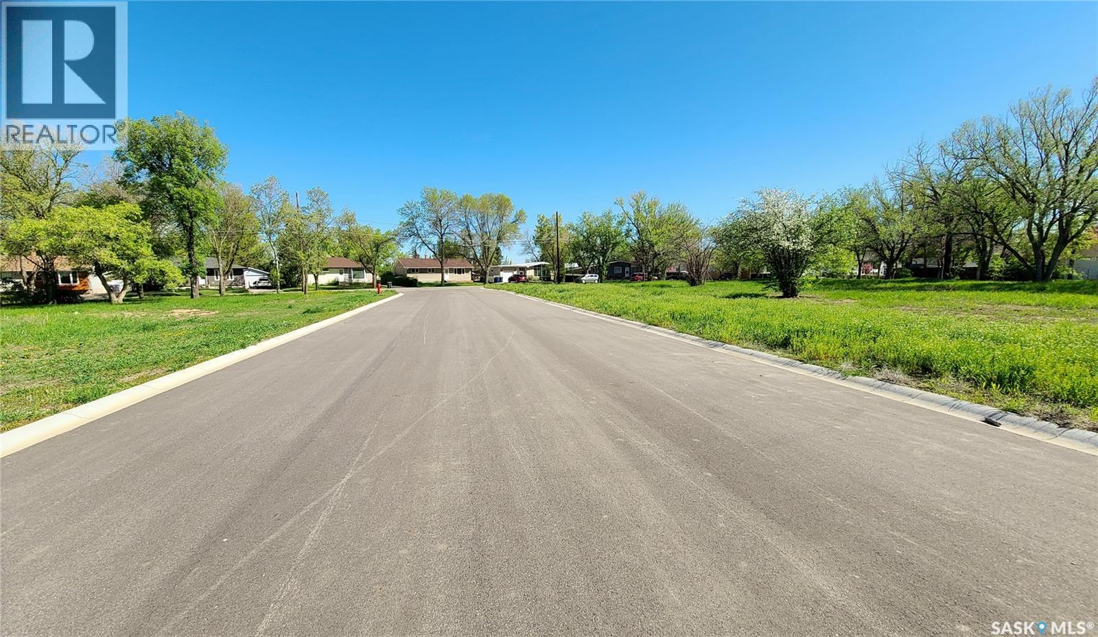 16 Kenney Crescent, Weyburn, Saskatchewan  S4H 1L3 - Photo 20 - SK028726