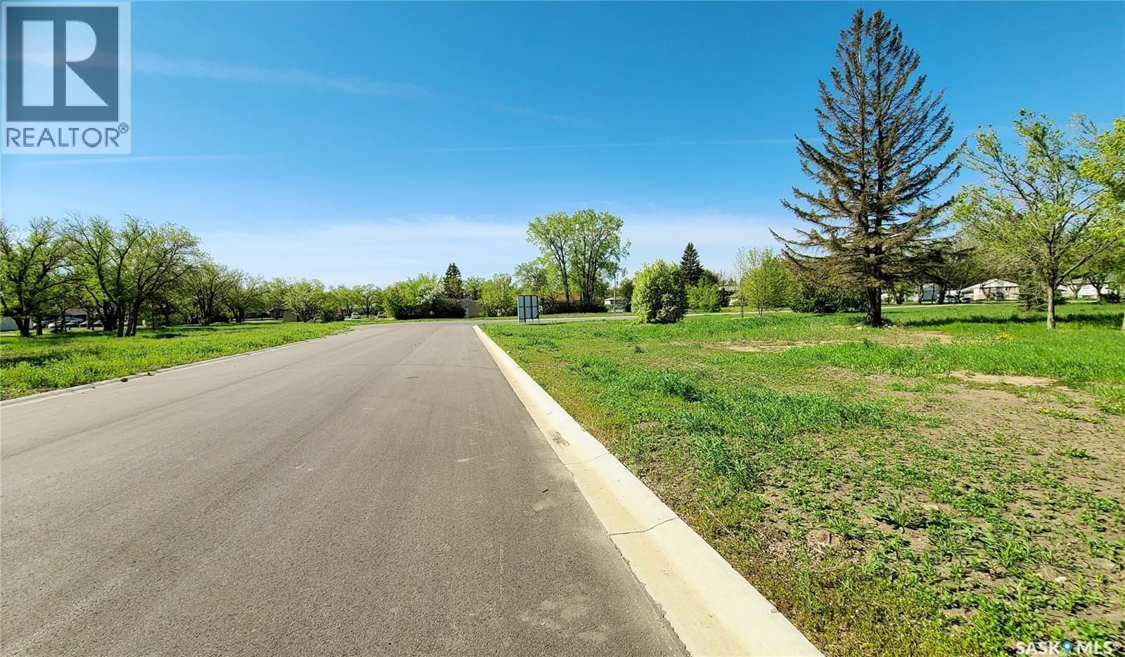 16 Kenney Crescent, Weyburn, Saskatchewan  S4H 1L3 - Photo 23 - SK028726