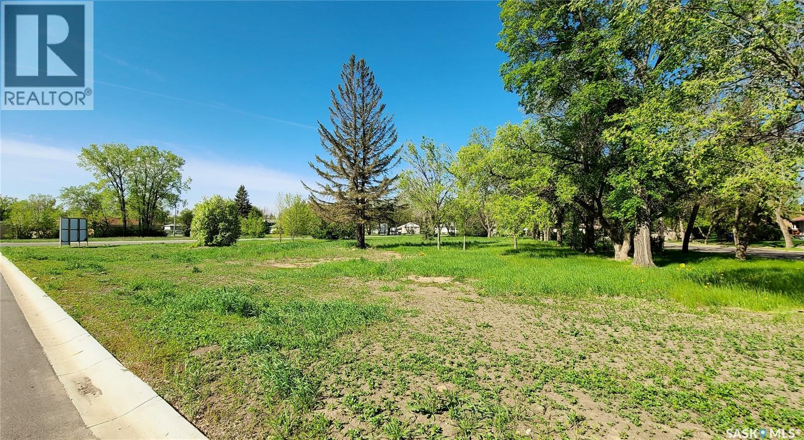 16 Kenney Crescent, Weyburn, Saskatchewan  S4H 1L3 - Photo 24 - SK028726