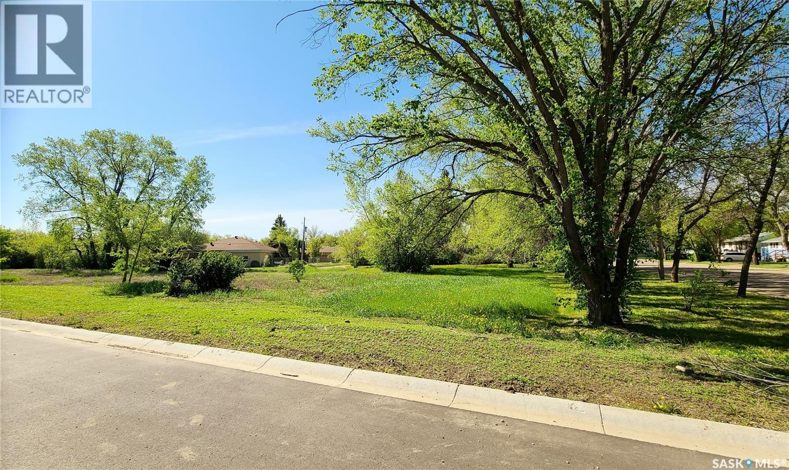 16 Kenney Crescent, Weyburn, Saskatchewan  S4H 1L3 - Photo 7 - SK028726