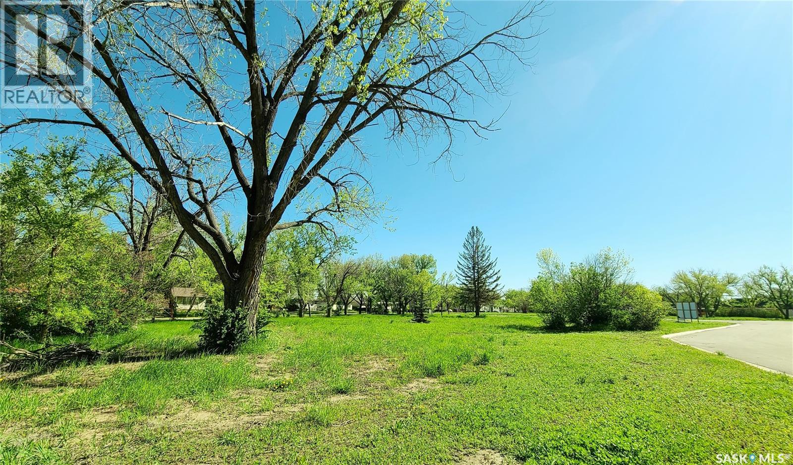 16 Kenney Crescent, Weyburn, Saskatchewan  S4H 1L3 - Photo 8 - SK028726