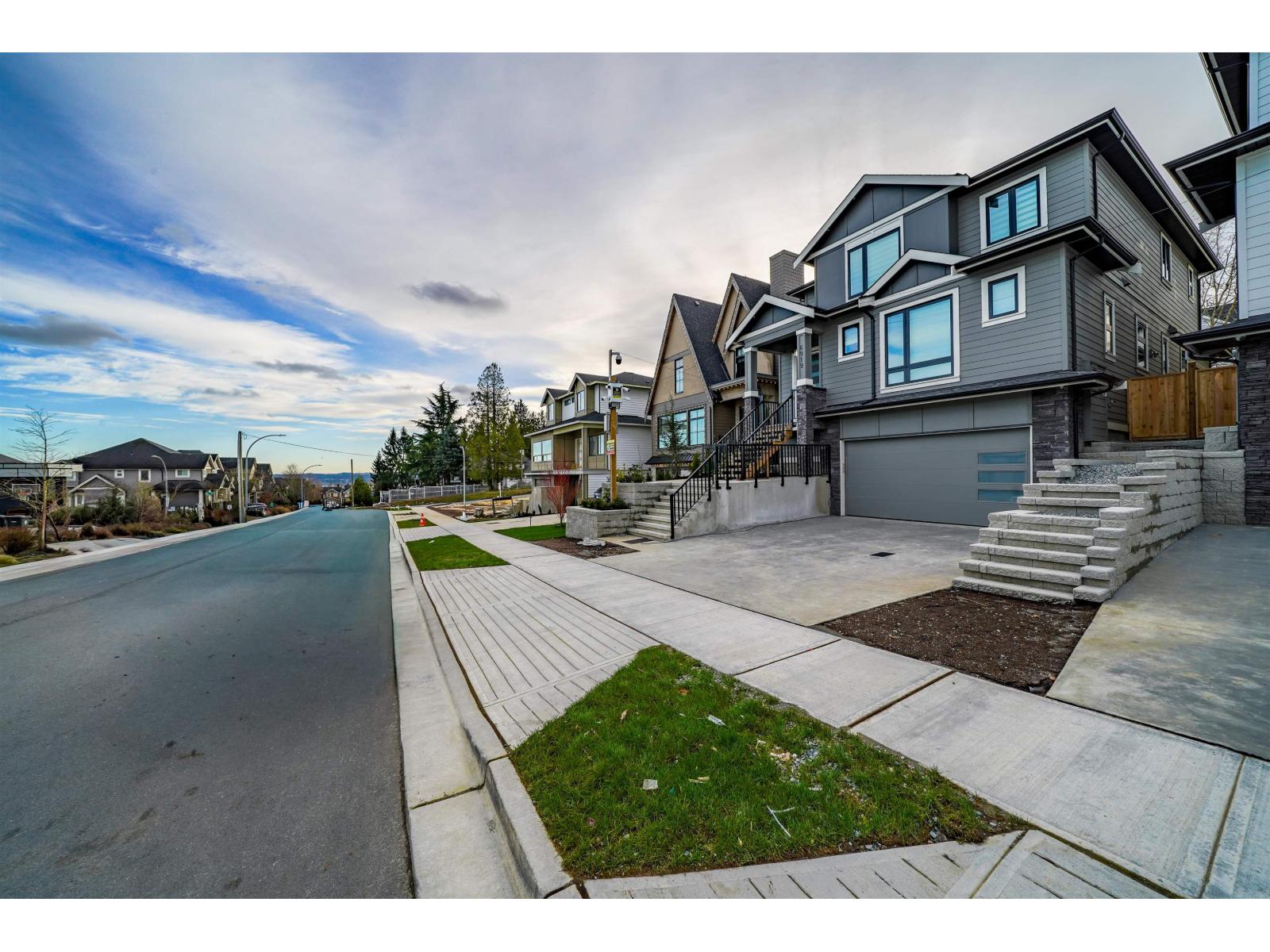 6919 205 Street, Langley, British Columbia  V2Y 1R2 - Photo 2 - R3090960