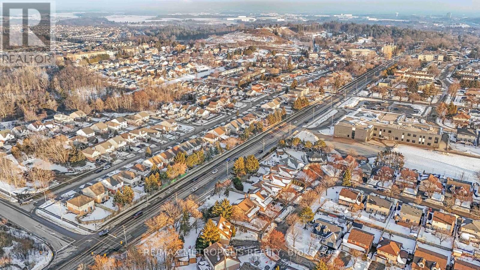 135 Veronica Drive, Kitchener, Ontario  N2A 4E6 - Photo 5 - X12799078