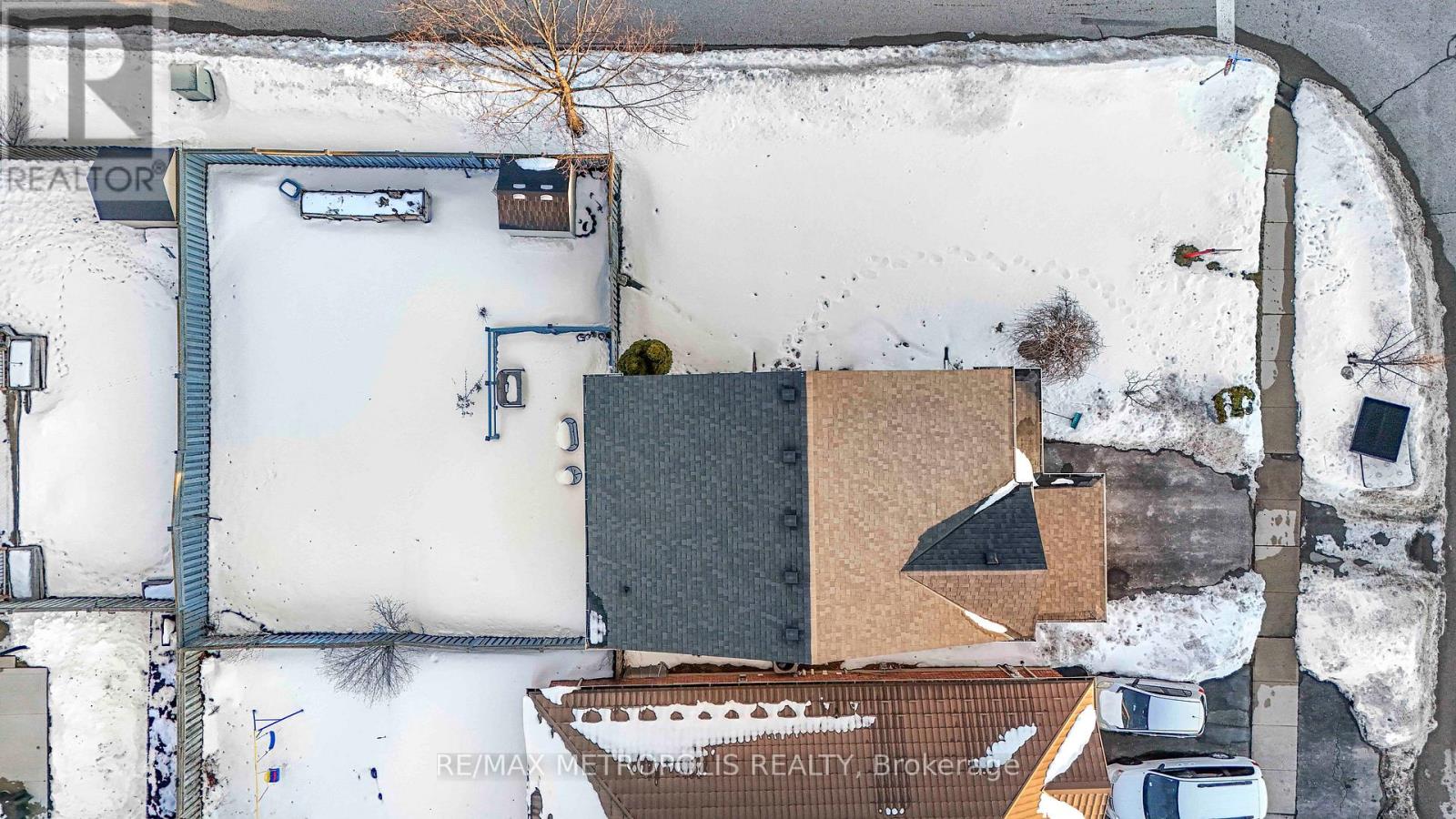 135 Veronica Drive, Kitchener, Ontario  N2A 4E6 - Photo 8 - X12799078