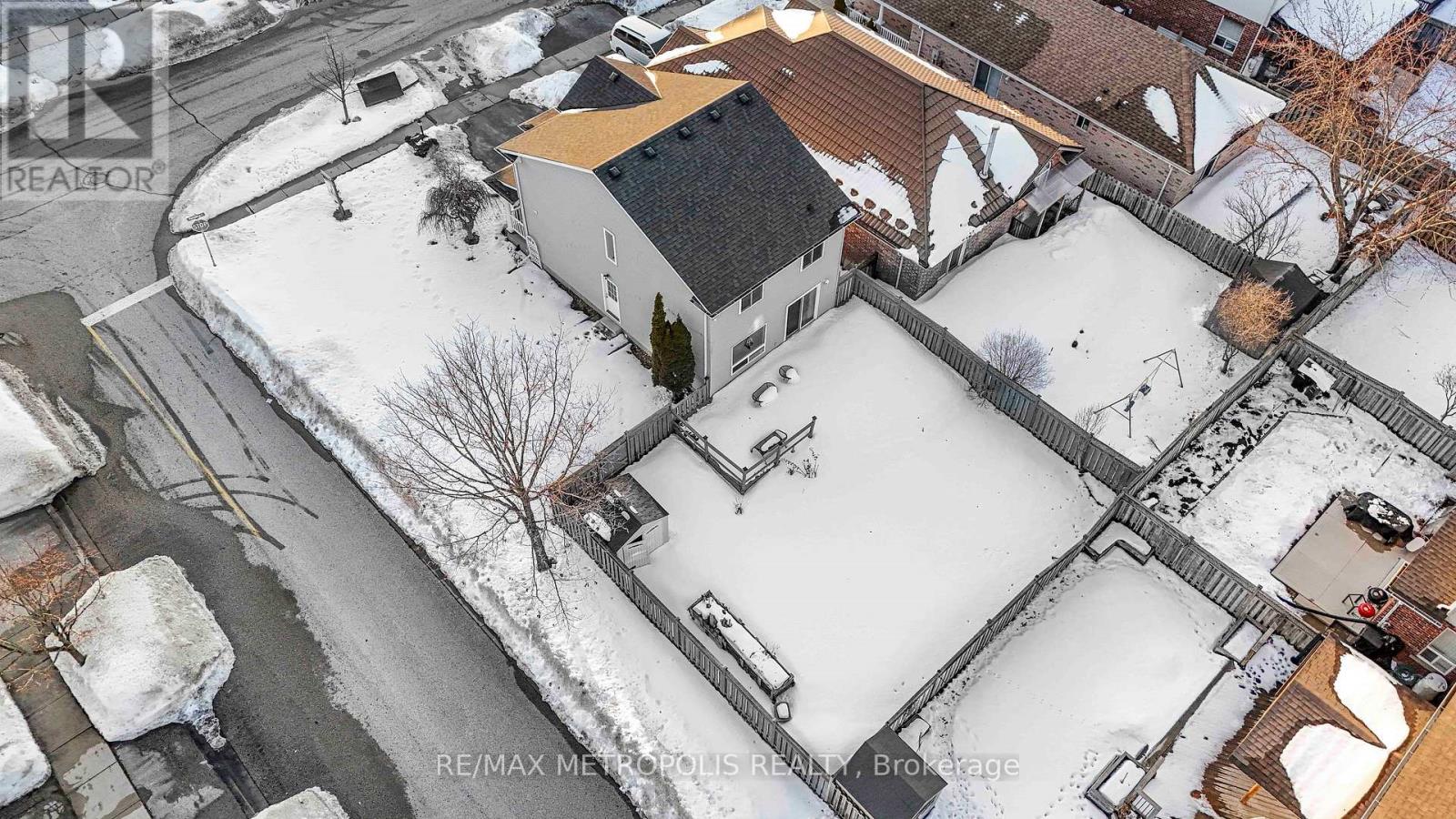 135 Veronica Drive, Kitchener, Ontario  N2A 4E6 - Photo 9 - X12799078