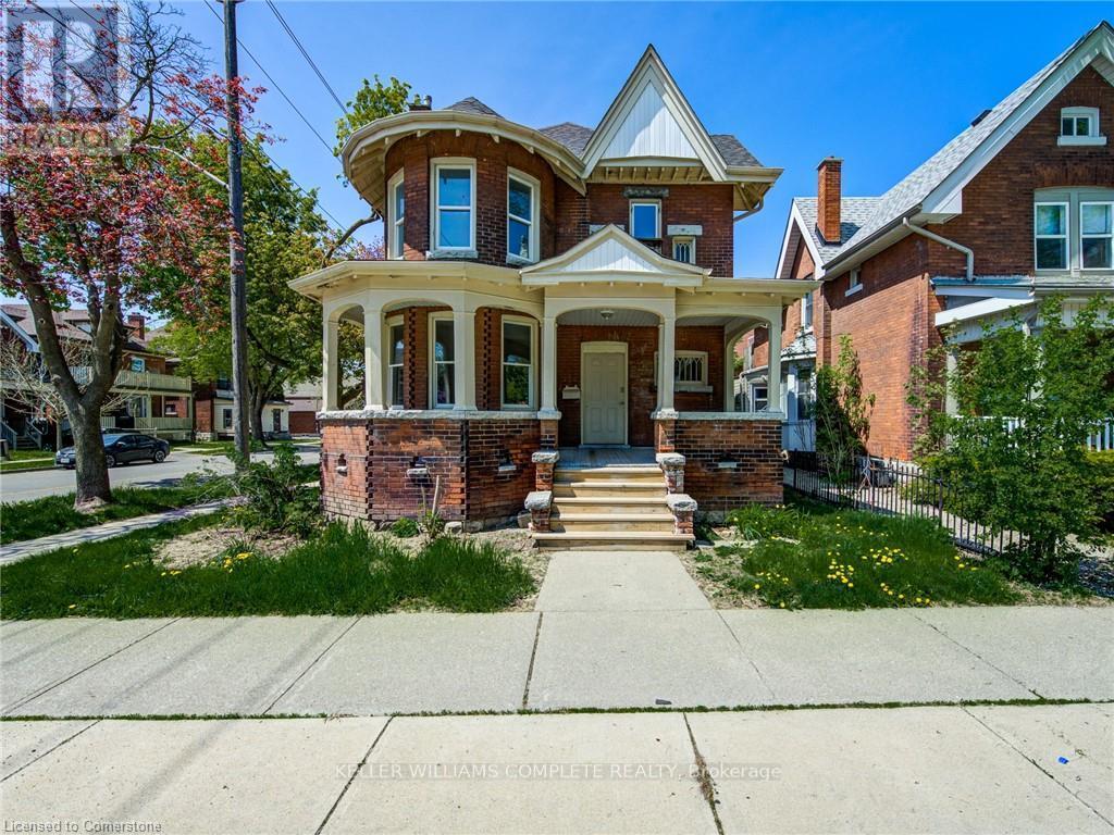 UPPER - 200 PARK AVENUE, Brantford, Ontario