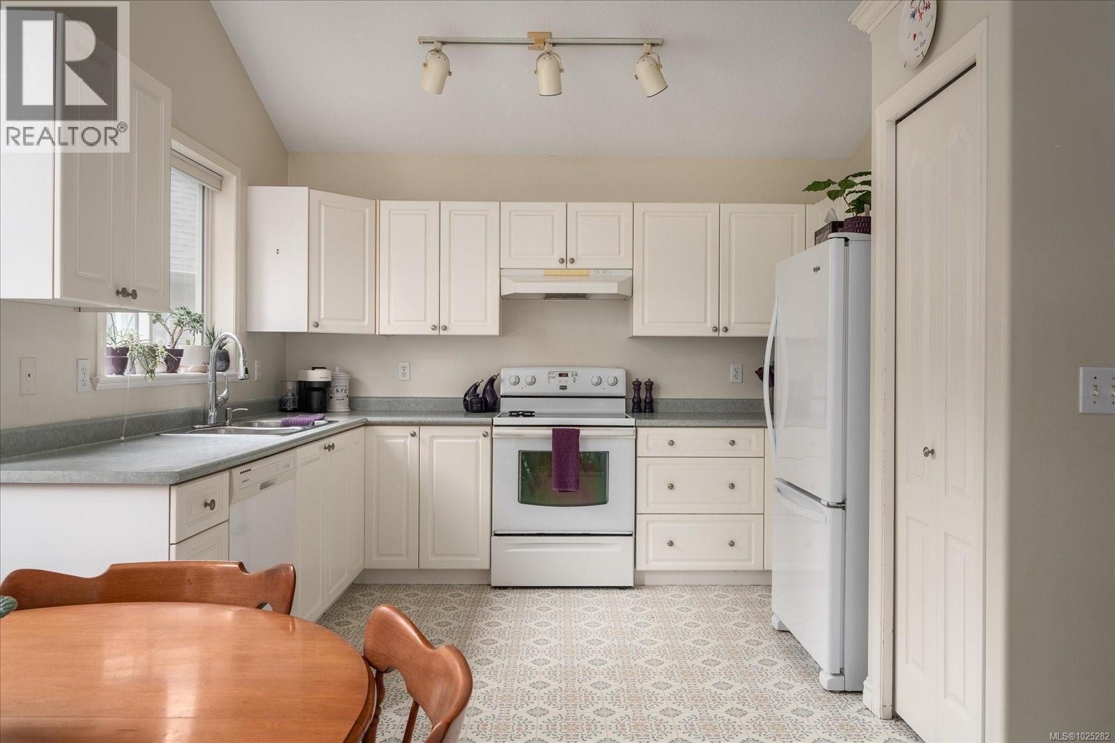 4750 Spirit Pl, Nanaimo, British Columbia V9V 1N8 - Photo 6 - 1025282