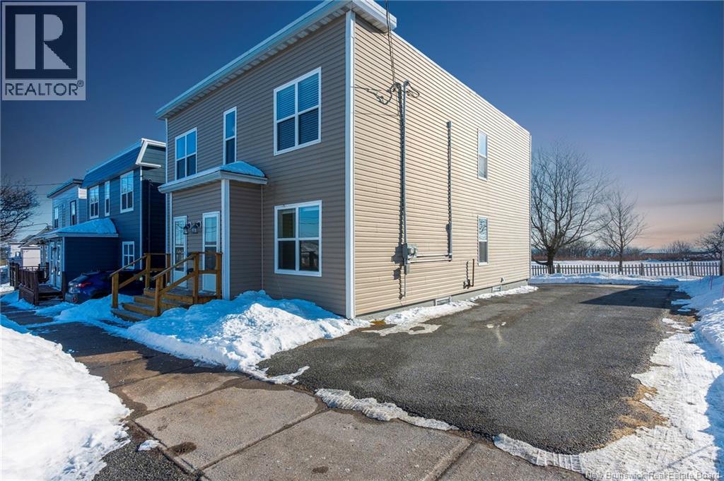 702-704 Beaconsfield Avenue, Saint John, New Brunswick  E2M 2K7 - Photo 1 - NB133628