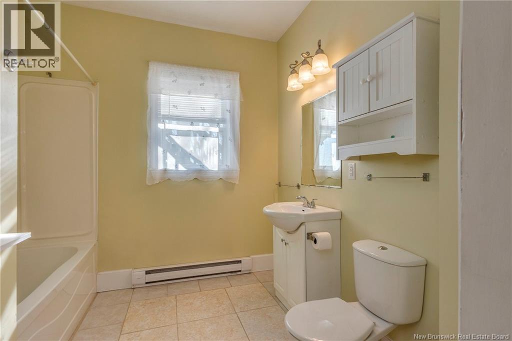 702-704 Beaconsfield Avenue, Saint John, New Brunswick  E2M 2K7 - Photo 25 - NB133628