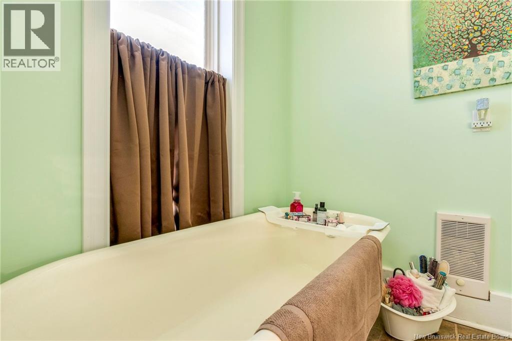 702-704 Beaconsfield Avenue, Saint John, New Brunswick  E2M 2K7 - Photo 46 - NB133628