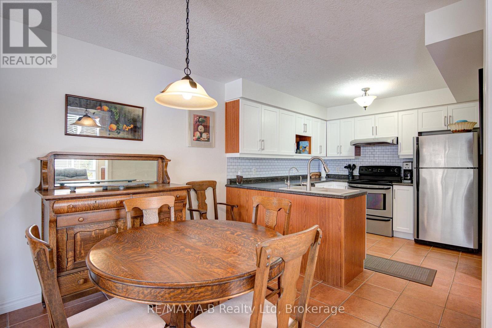 10 Edison Street, St. Marys, Ontario  N4X 1E6 - Photo 12 - X12799228