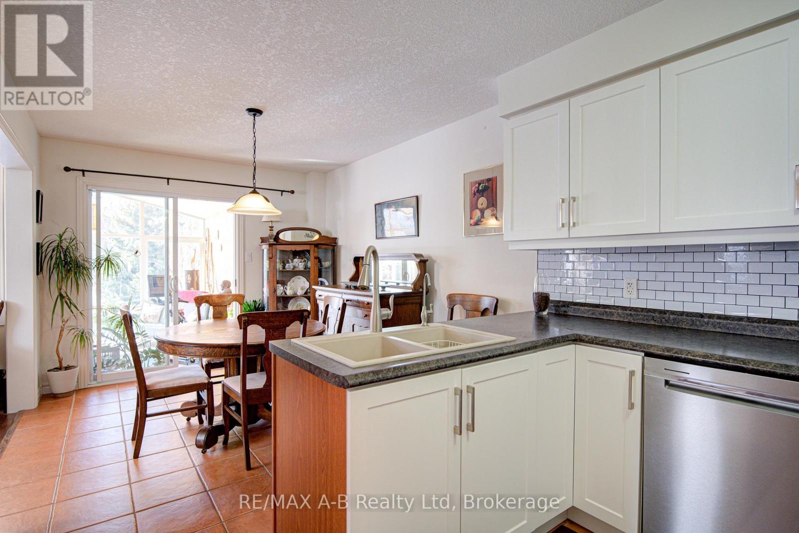 10 Edison Street, St. Marys, Ontario  N4X 1E6 - Photo 13 - X12799228