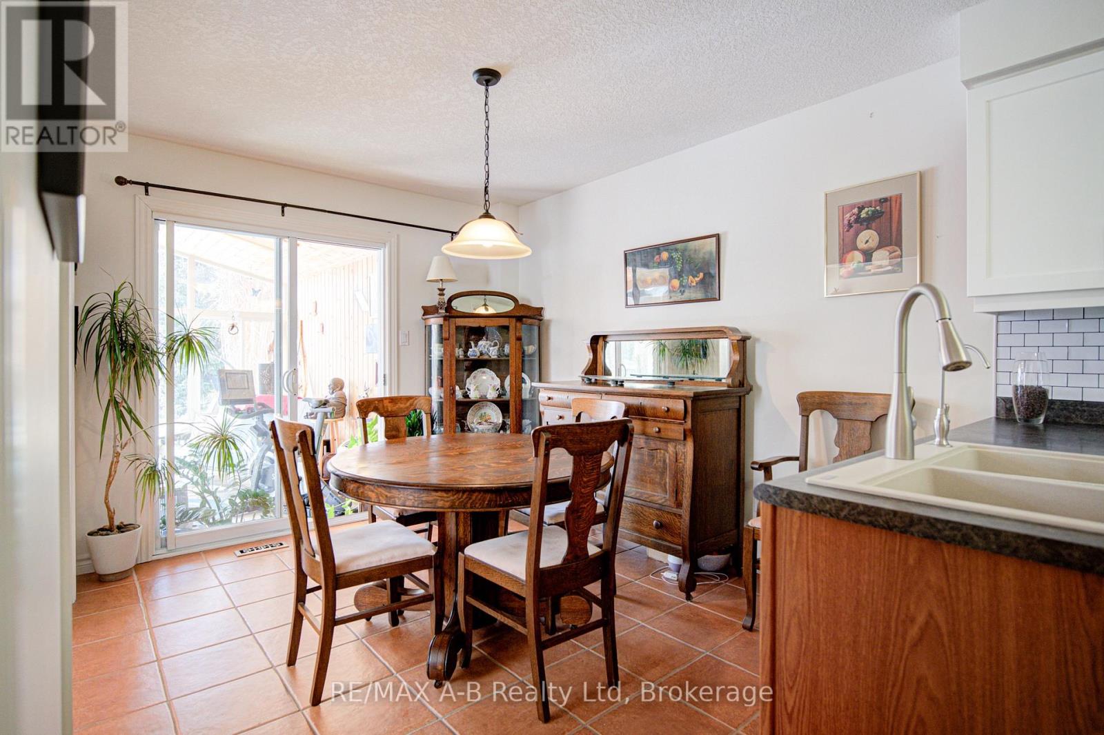 10 Edison Street, St. Marys, Ontario  N4X 1E6 - Photo 14 - X12799228