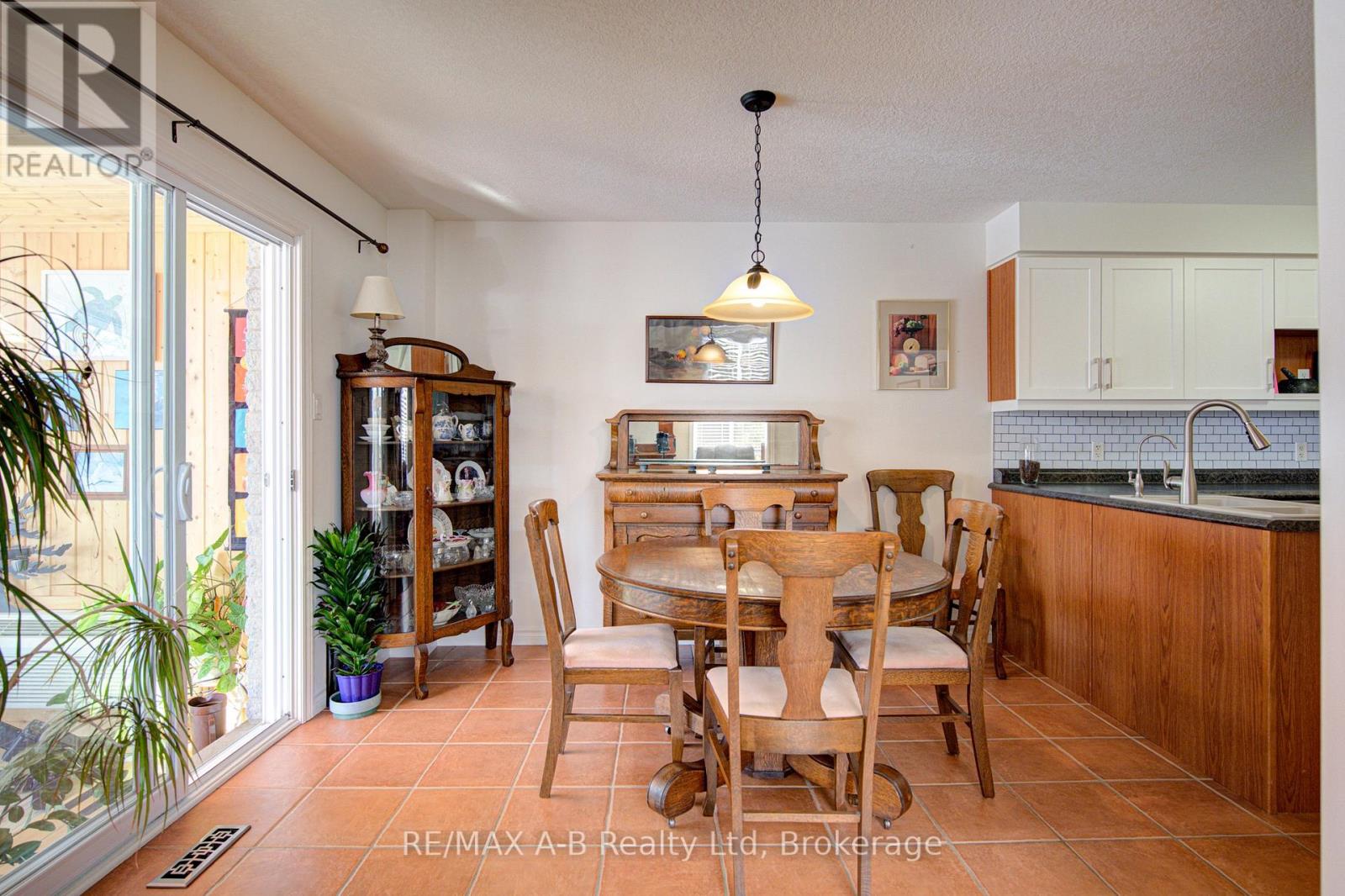 10 Edison Street, St. Marys, Ontario  N4X 1E6 - Photo 15 - X12799228