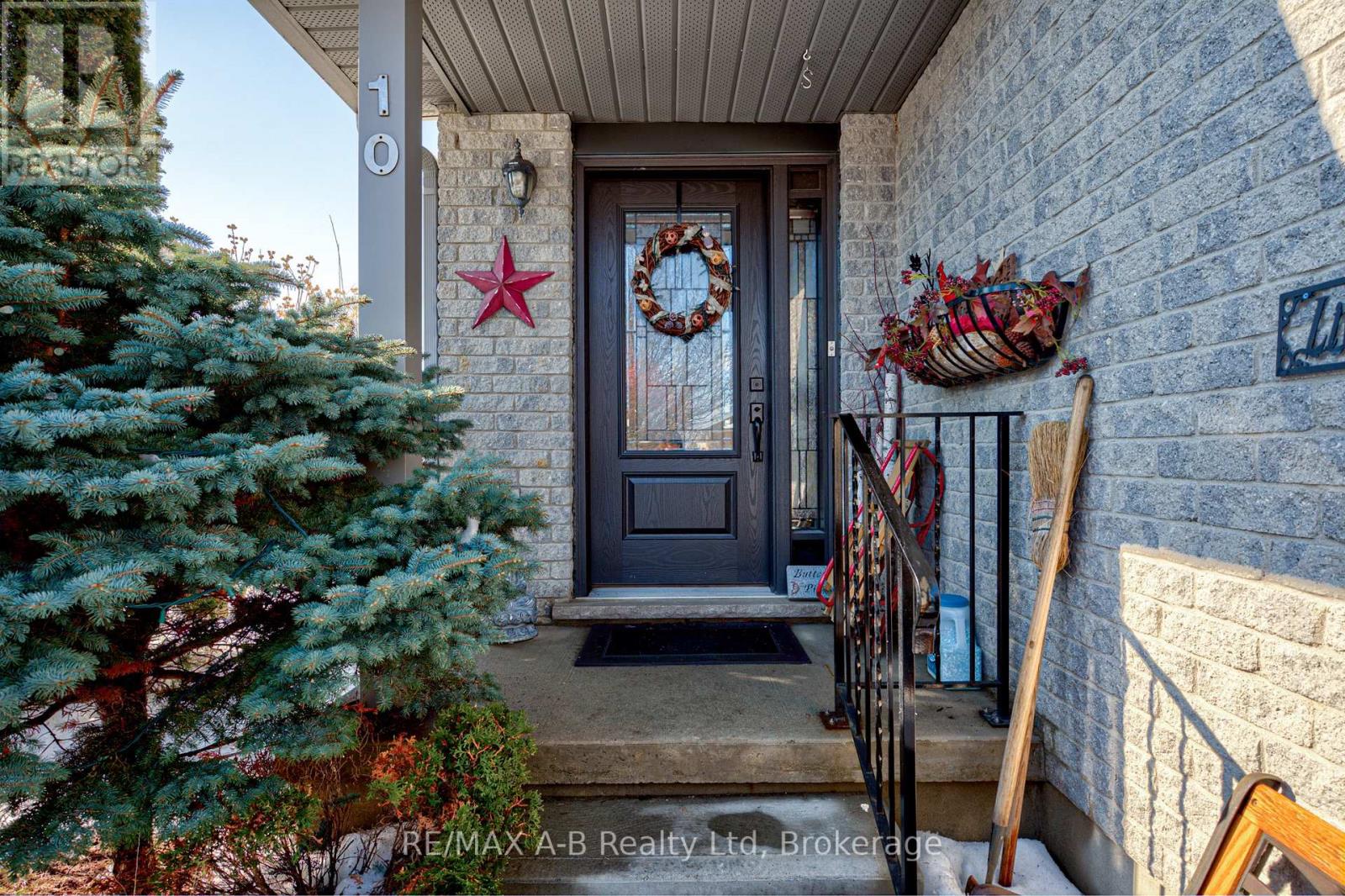 10 Edison Street, St. Marys, Ontario  N4X 1E6 - Photo 3 - X12799228