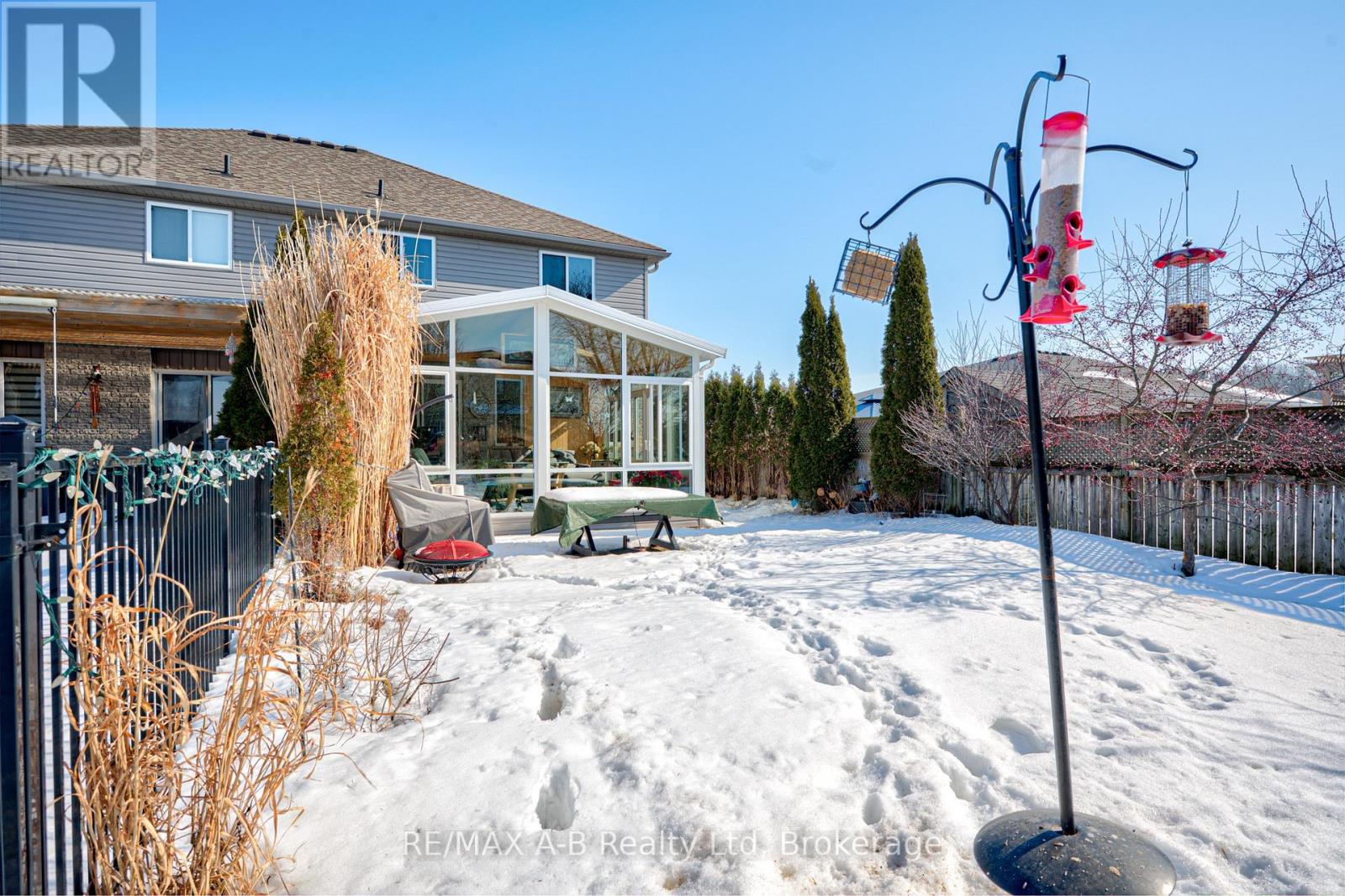 10 Edison Street, St. Marys, Ontario  N4X 1E6 - Photo 4 - X12799228