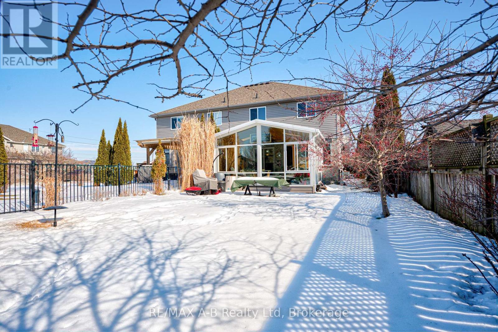 10 Edison Street, St. Marys, Ontario  N4X 1E6 - Photo 5 - X12799228