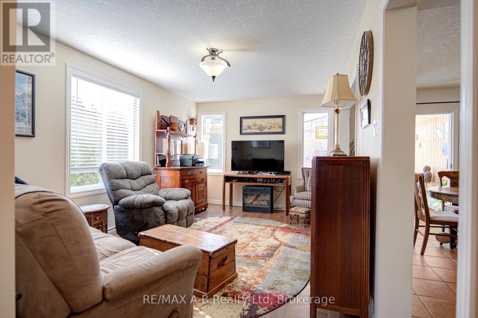 10 Edison Street, St. Marys, Ontario  N4X 1E6 - Photo 8 - X12799228