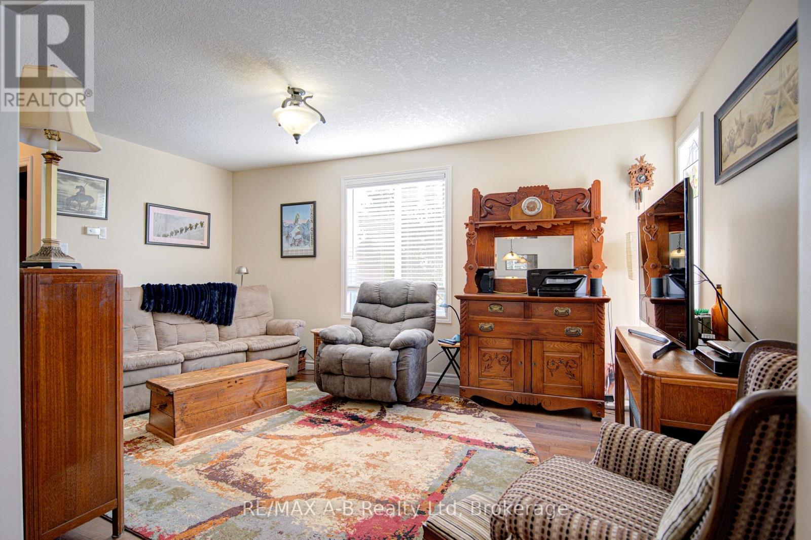 10 Edison Street, St. Marys, Ontario  N4X 1E6 - Photo 9 - X12799228