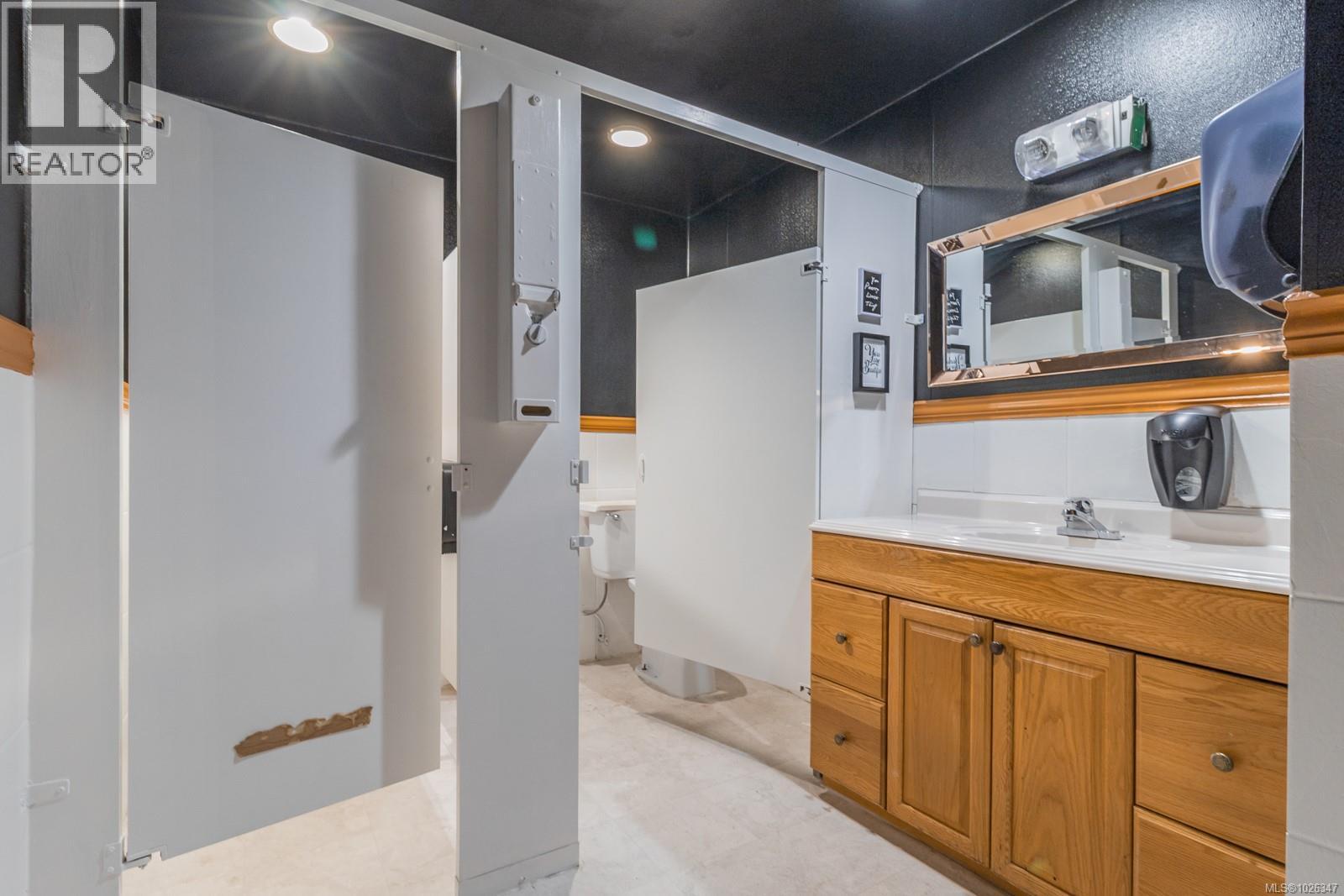 640 1st Ave, Ladysmith, British Columbia  V9G 1A2 - Photo 15 - 1026347