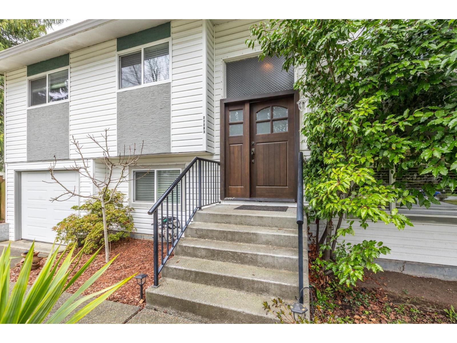 27283 29 Avenue, Langley, British Columbia  V4W 3J8 - Photo 2 - R3088803