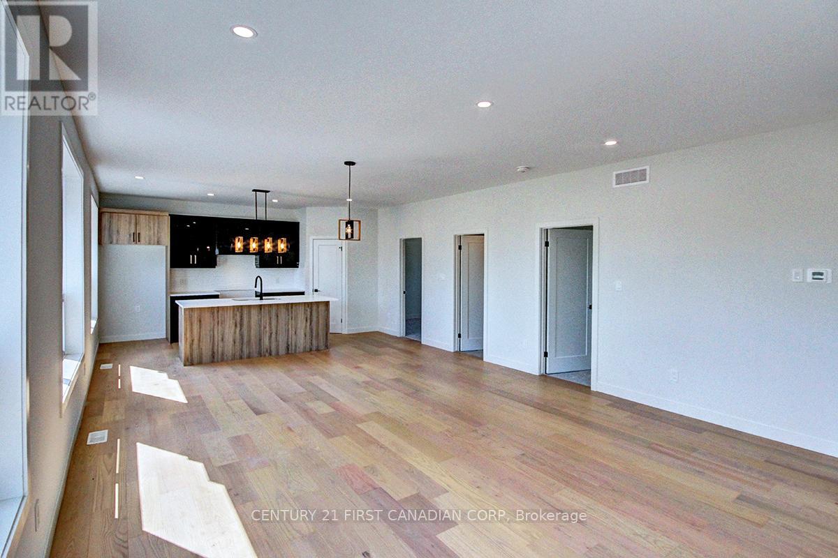 173 William Street, North Middlesex, Ontario  N0M 1A0 - Photo 10 - X12799246