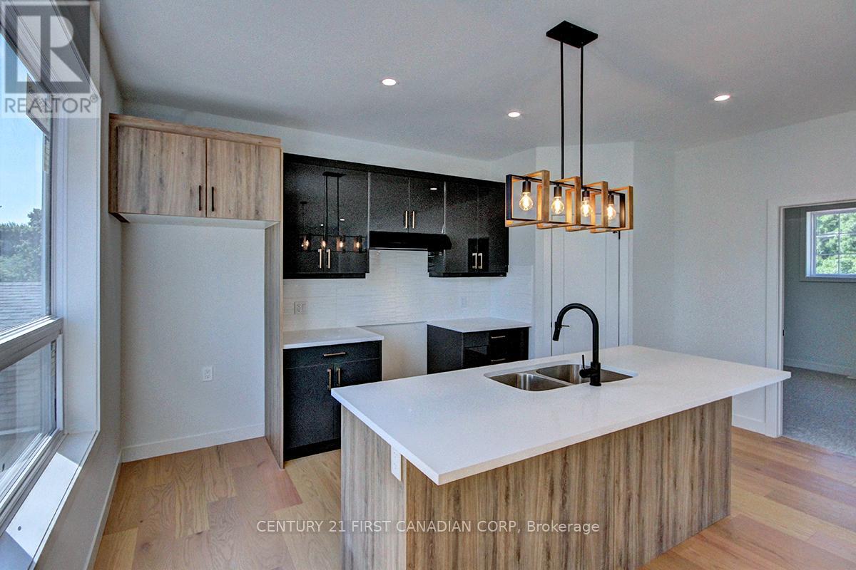 173 William Street, North Middlesex, Ontario  N0M 1A0 - Photo 14 - X12799246