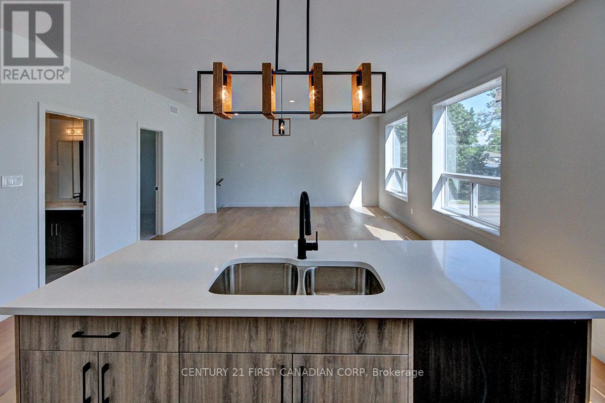 173 William Street, North Middlesex, Ontario  N0M 1A0 - Photo 18 - X12799246