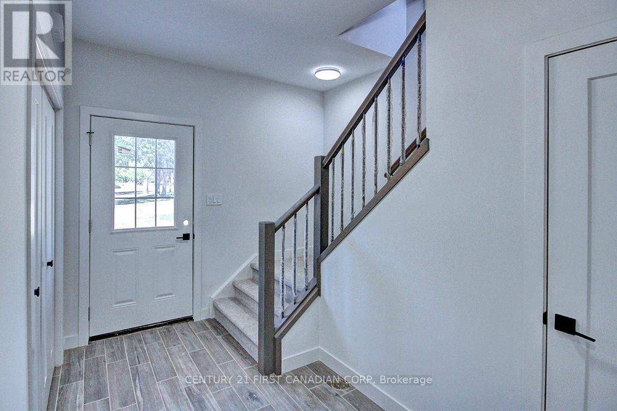 173 William Street, North Middlesex, Ontario  N0M 1A0 - Photo 2 - X12799246