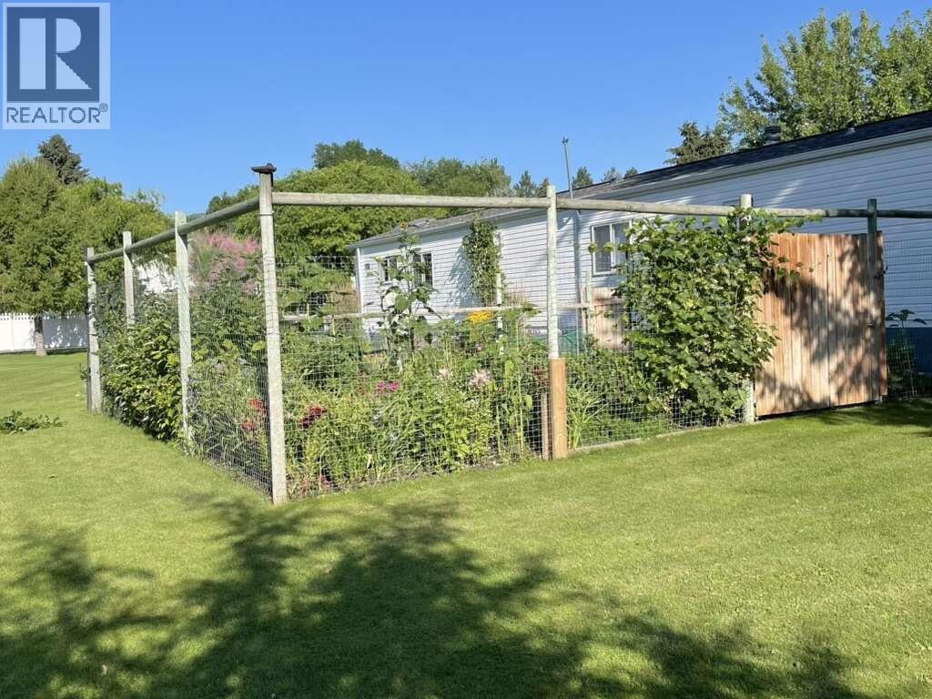 4980 Vernon Street, Grand Forks, British Columbia  V0H 1H5 - Photo 6 - 10376406